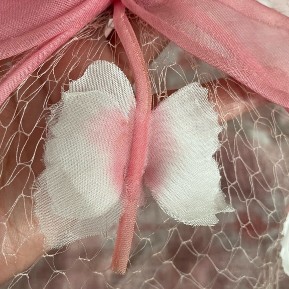 50’s butterfly fascinator. Pink Floral Hair Accessory - Picture 6 of 8